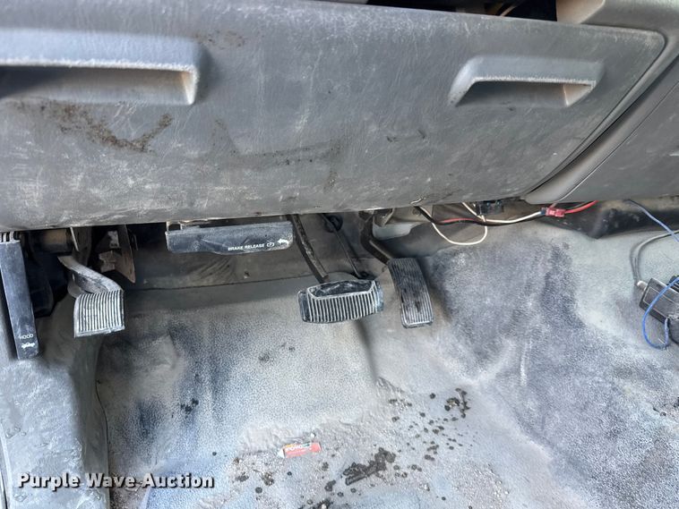 image for item ET1700 2005 Ford F250 Super Duty Crew Cab pickup truck
