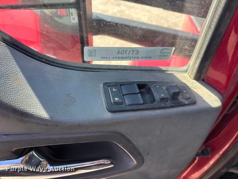 image for item ET1704 2015 Kenworth T880 semi truck