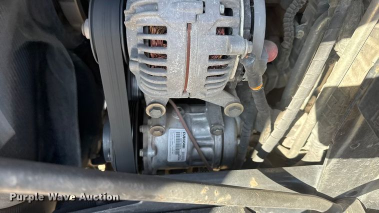 image for item ET1704 2015 Kenworth T880 semi truck