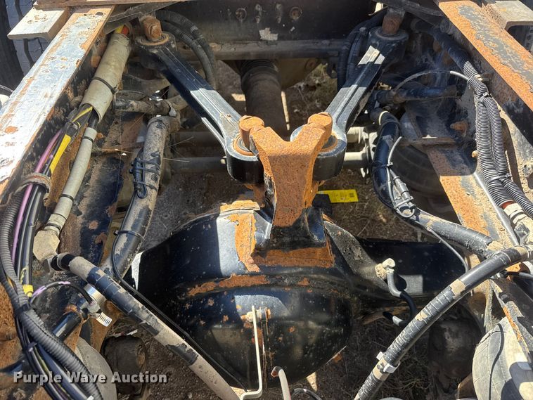 image for item ET1705 2002 Kenworth T800 semi truck