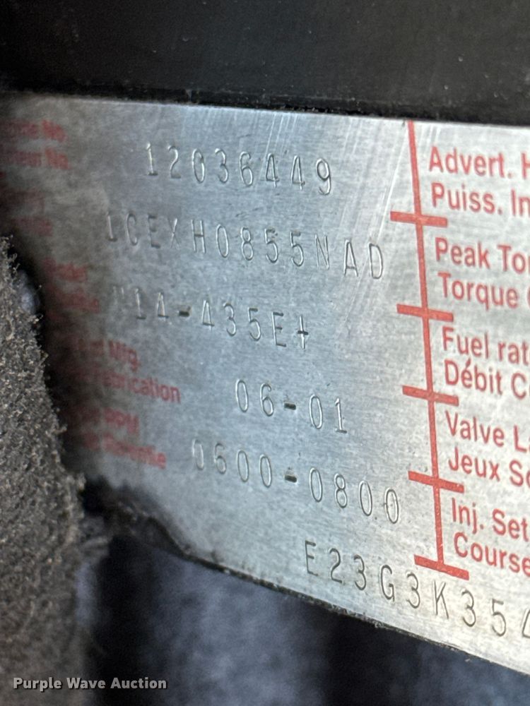 image for item ET1705 2002 Kenworth T800 semi truck