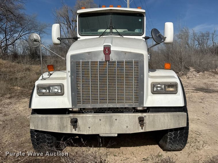 image for item ET1706 2006 Kenworth W900B ready mix truck