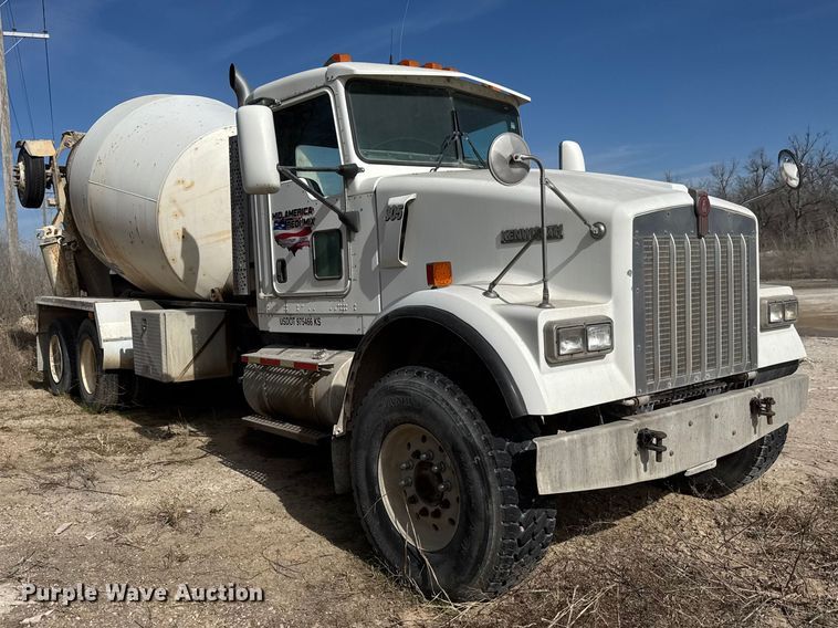 image for item ET1706 2006 Kenworth W900B ready mix truck