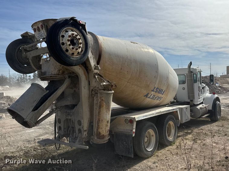 image for item ET1706 2006 Kenworth W900B ready mix truck