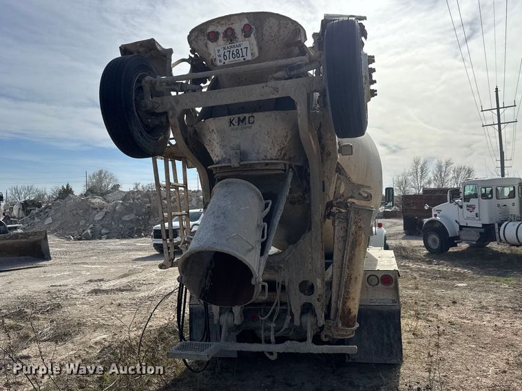 image for item ET1706 2006 Kenworth W900B ready mix truck