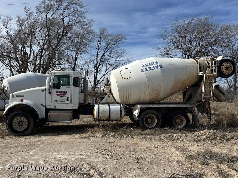 image for item ET1706 2006 Kenworth W900B ready mix truck