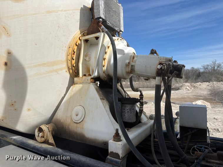 image for item ET1706 2006 Kenworth W900B ready mix truck