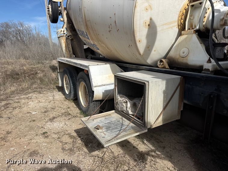 image for item ET1706 2006 Kenworth W900B ready mix truck