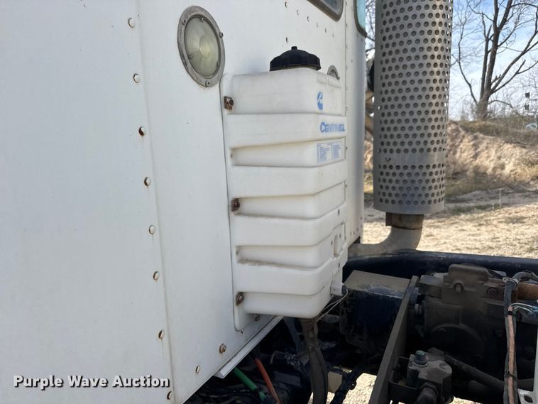 image for item ET1706 2006 Kenworth W900B ready mix truck