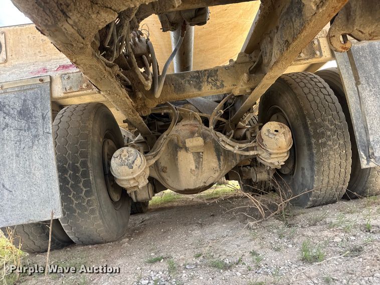 image for item ET1706 2006 Kenworth W900B ready mix truck