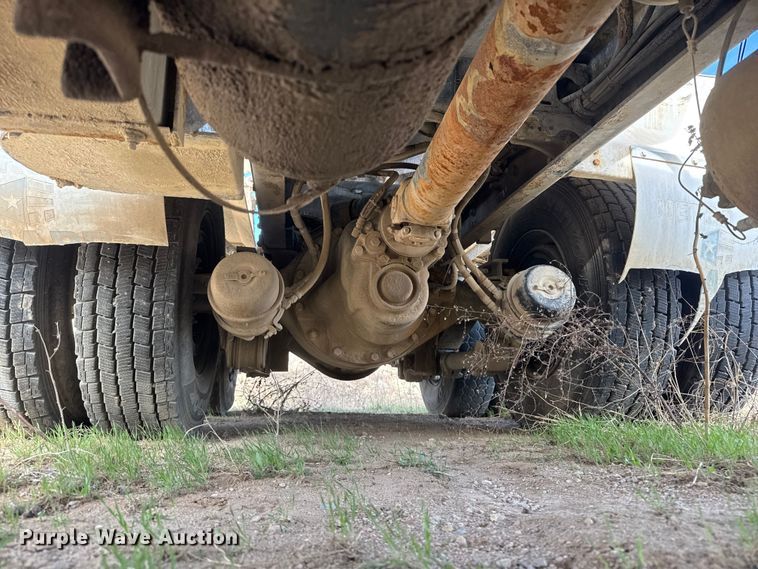 image for item ET1706 2006 Kenworth W900B ready mix truck