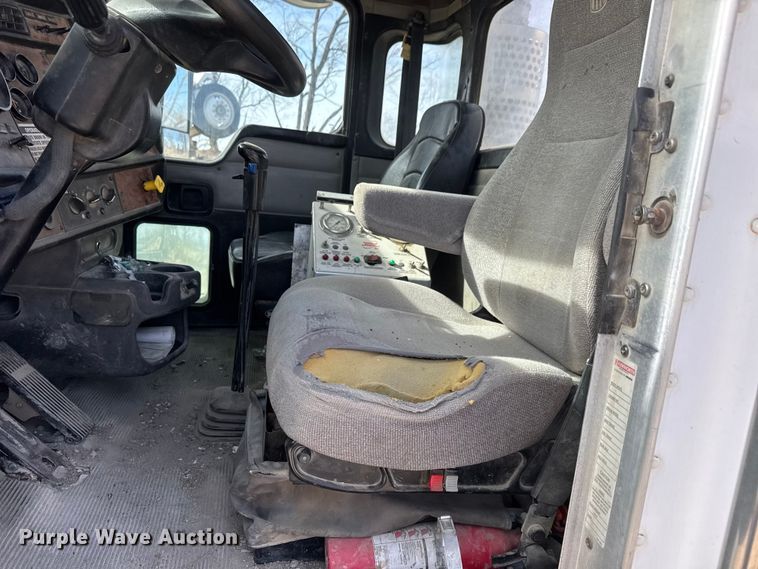 image for item ET1706 2006 Kenworth W900B ready mix truck