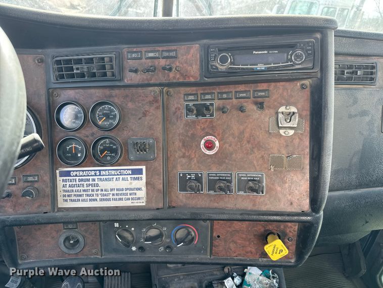 image for item ET1706 2006 Kenworth W900B ready mix truck