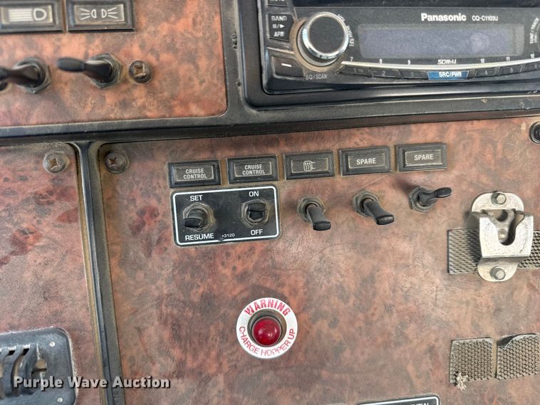 image for item ET1706 2006 Kenworth W900B ready mix truck