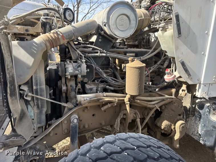 image for item ET1706 2006 Kenworth W900B ready mix truck