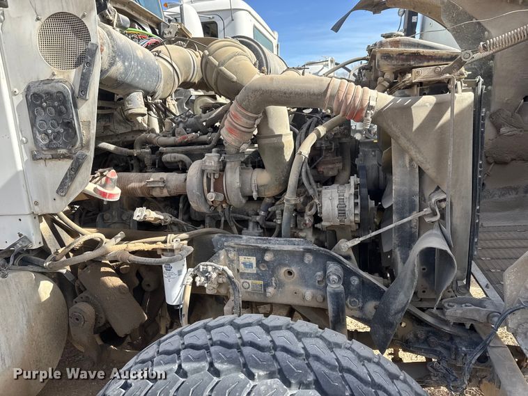 image for item ET1706 2006 Kenworth W900B ready mix truck