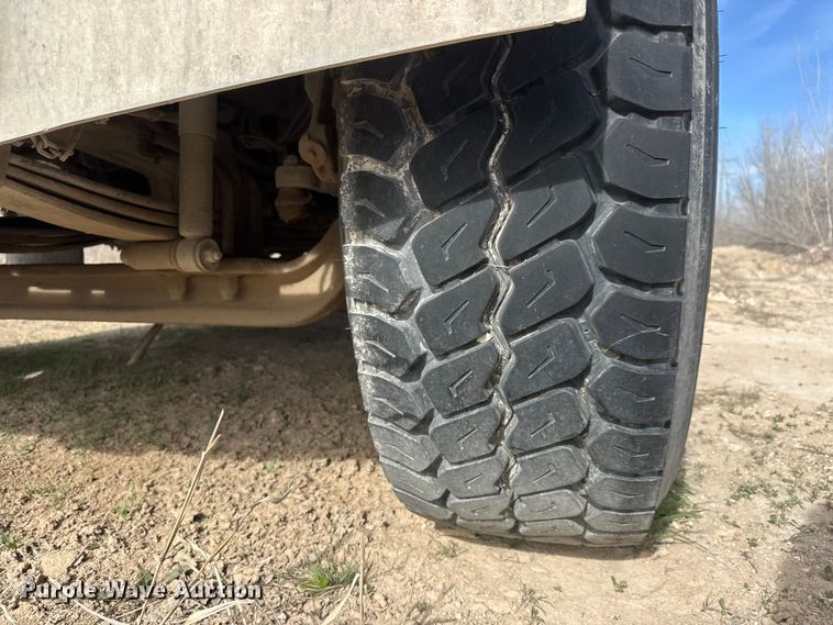 image for item ET1706 2006 Kenworth W900B ready mix truck