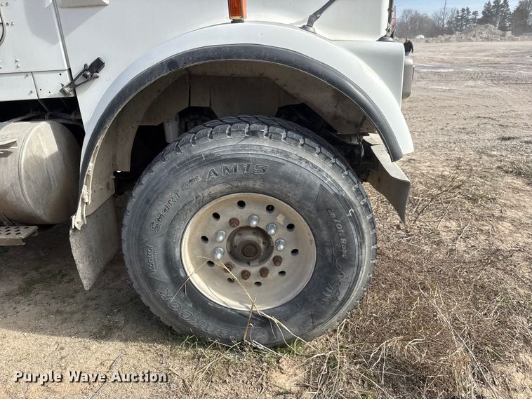 image for item ET1706 2006 Kenworth W900B ready mix truck