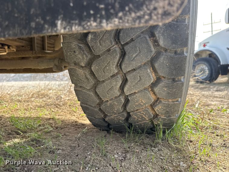 image for item ET1706 2006 Kenworth W900B ready mix truck