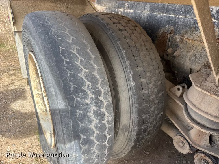 image for item ET1706 2006 Kenworth W900B ready mix truck