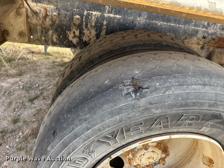 image for item ET1706 2006 Kenworth W900B ready mix truck