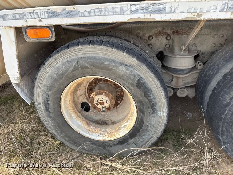 image for item ET1706 2006 Kenworth W900B ready mix truck