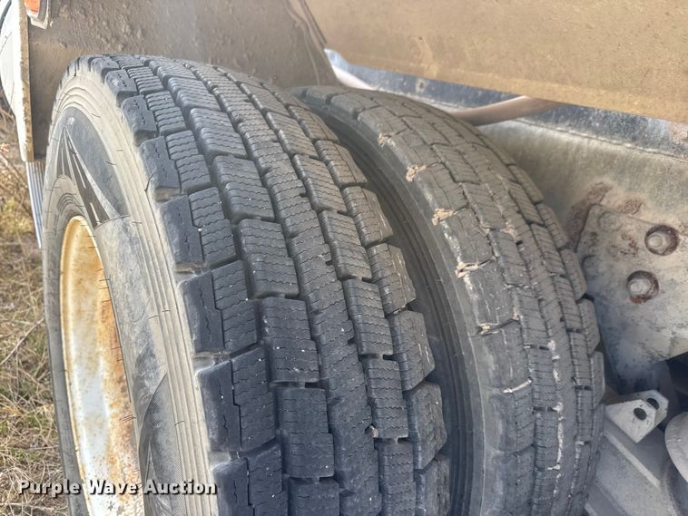 image for item ET1706 2006 Kenworth W900B ready mix truck