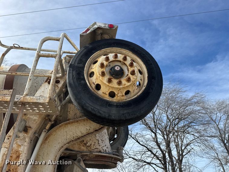 image for item ET1706 2006 Kenworth W900B ready mix truck