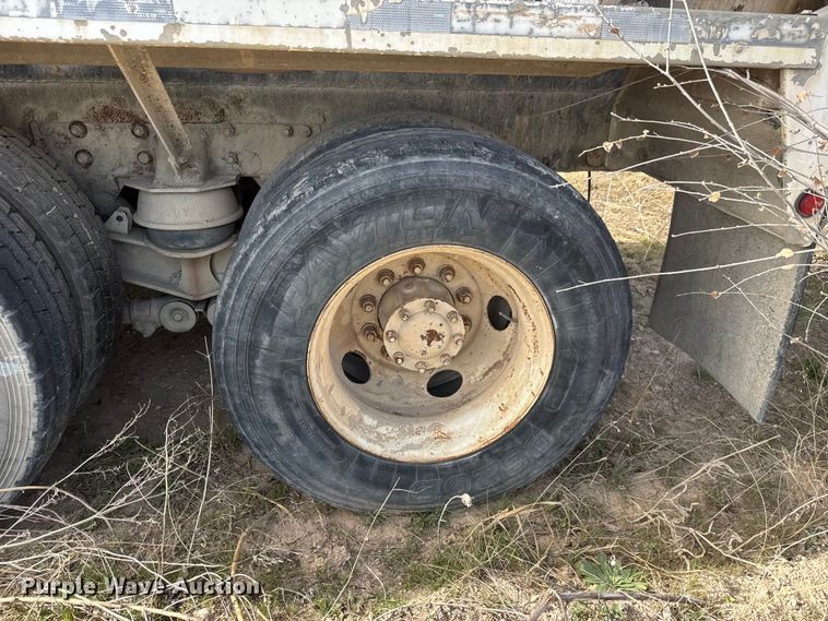 image for item ET1706 2006 Kenworth W900B ready mix truck