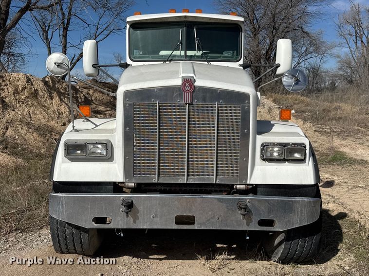 image for item ET1707 2006 Kenworth W900B ready mix truck