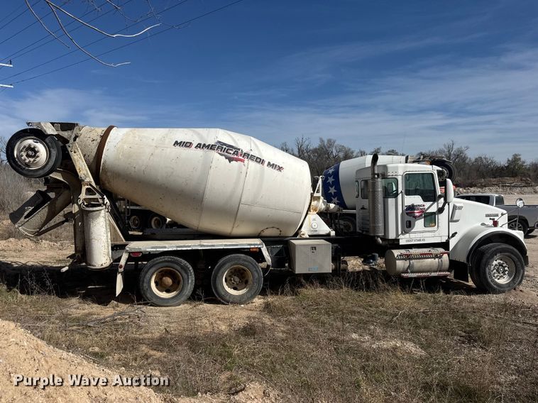 image for item ET1707 2006 Kenworth W900B ready mix truck