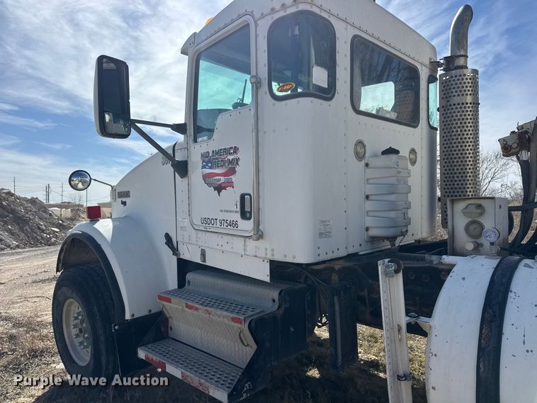 image for item ET1707 2006 Kenworth W900B ready mix truck