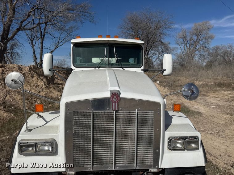 image for item ET1707 2006 Kenworth W900B ready mix truck