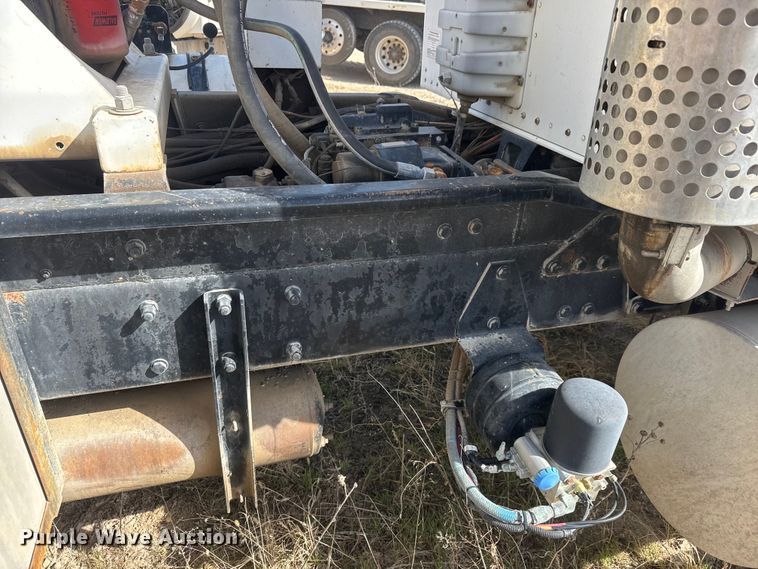 image for item ET1707 2006 Kenworth W900B ready mix truck