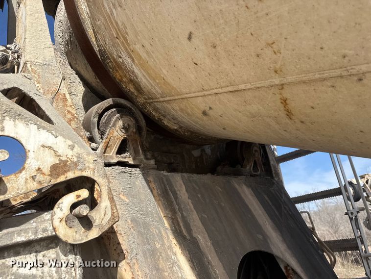 image for item ET1707 2006 Kenworth W900B ready mix truck