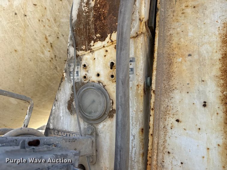 image for item ET1707 2006 Kenworth W900B ready mix truck