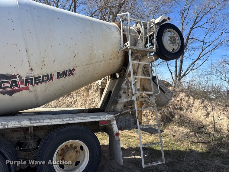 image for item ET1707 2006 Kenworth W900B ready mix truck