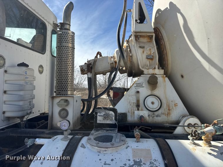 image for item ET1707 2006 Kenworth W900B ready mix truck