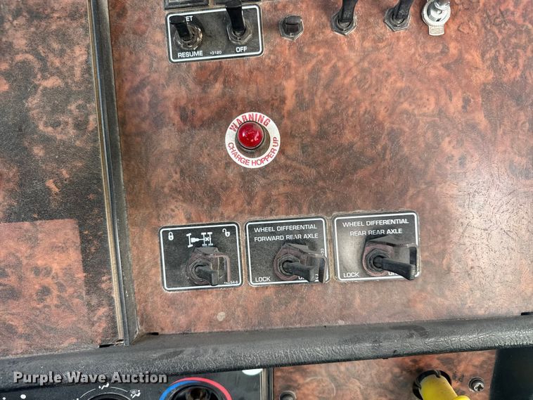 image for item ET1707 2006 Kenworth W900B ready mix truck