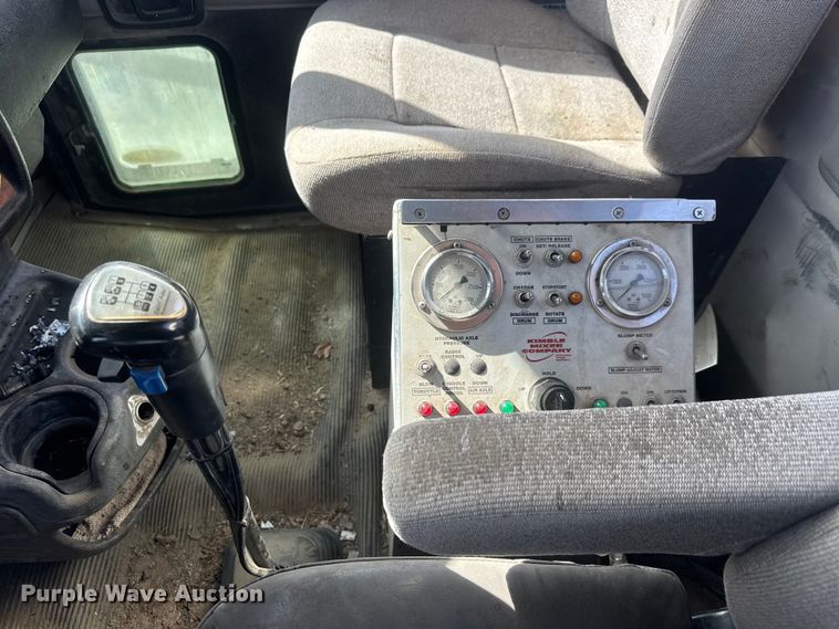 image for item ET1707 2006 Kenworth W900B ready mix truck