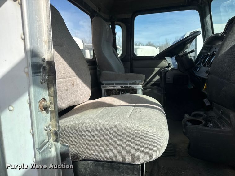 image for item ET1707 2006 Kenworth W900B ready mix truck