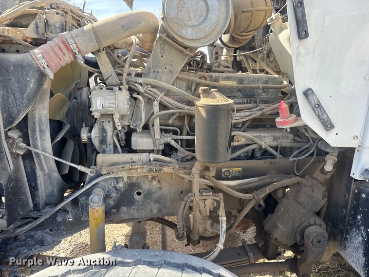 image for item ET1707 2006 Kenworth W900B ready mix truck