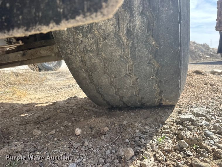 image for item ET1707 2006 Kenworth W900B ready mix truck