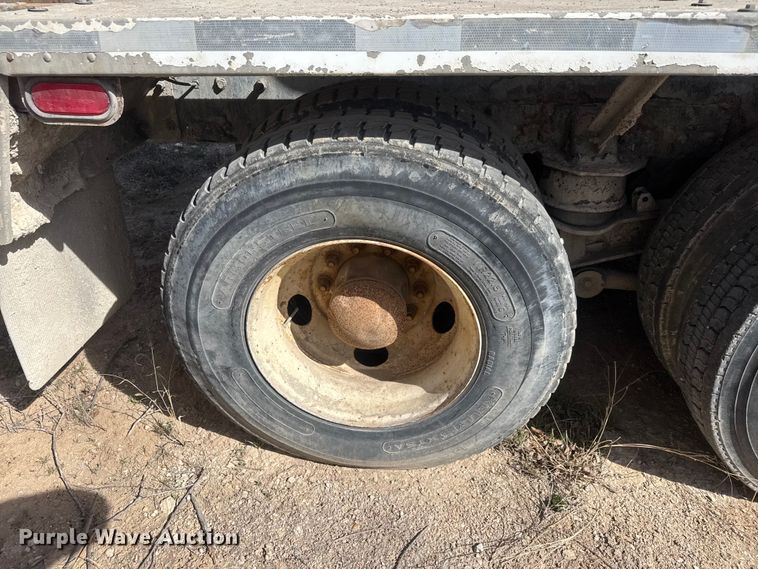 image for item ET1707 2006 Kenworth W900B ready mix truck