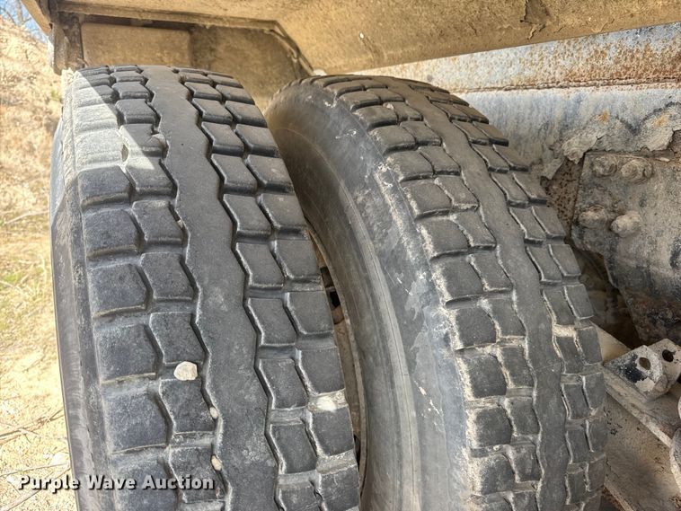 image for item ET1707 2006 Kenworth W900B ready mix truck