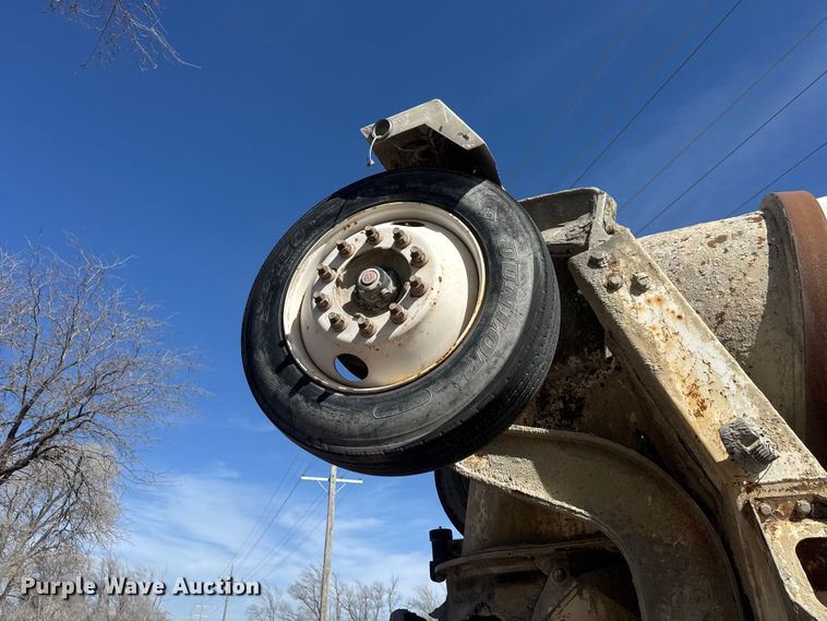 image for item ET1707 2006 Kenworth W900B ready mix truck