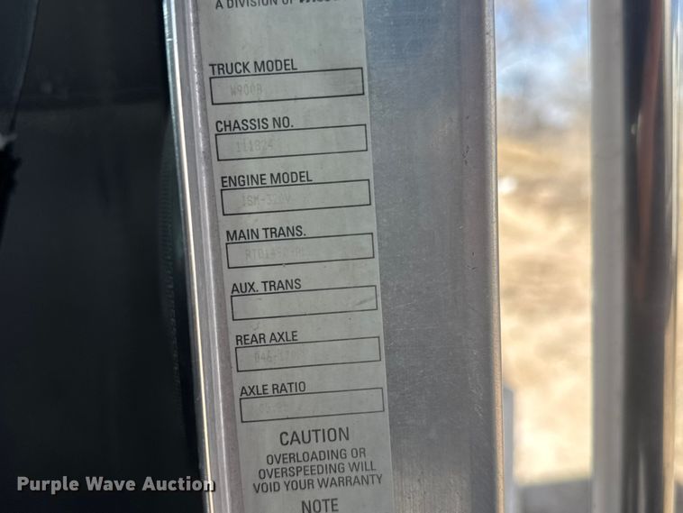 image for item ET1707 2006 Kenworth W900B ready mix truck