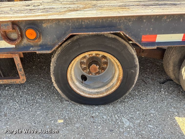 image for item ET1737 2002 Belshe DT2255 equipment trailer