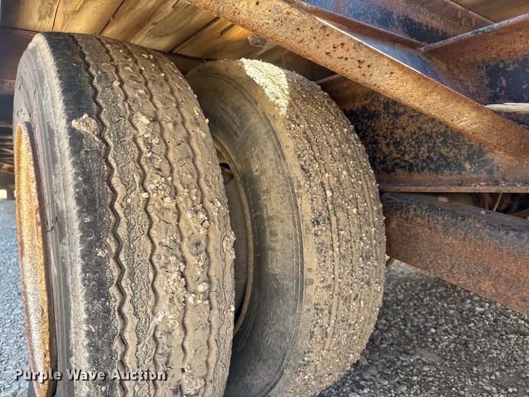 image for item ET1737 2002 Belshe DT2255 equipment trailer