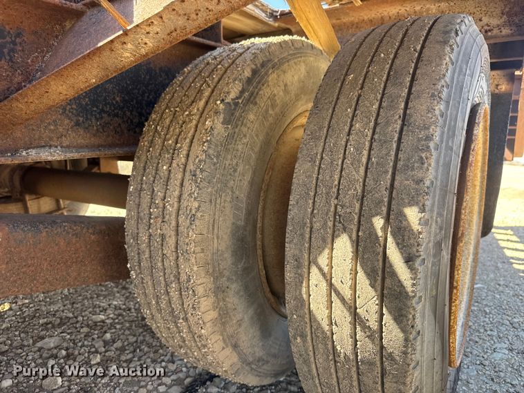 image for item ET1737 2002 Belshe DT2255 equipment trailer